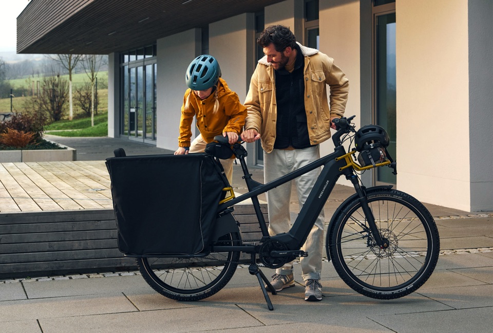 Multicharger2 Family Mixte GT — in use